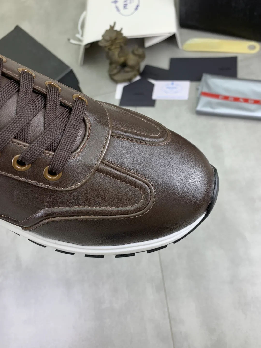 Men's men's shoes P600 💰[actual price] top quality, new popular models on the official website, timeless for a century, 🆘 The trendy brand (Prada) mainly promotes popular models, avant-garde and versatile fashionable men's shoes, privately molded, with cowhide splicing and 1:1 oil edge treatment... fashionable and simple, original imported cowhide with python skin, cowhide leather lining for feet; the atmosphere and personality are more fashionable, eye-catching and pursuing class. It will subvert the old idea and be a must-have for fashionistas who want to spend time with you! Must keep it! High-end comfortable and low-cost, high-end quality workmanship. Size: 38-45 4️⃣ colors available. full package